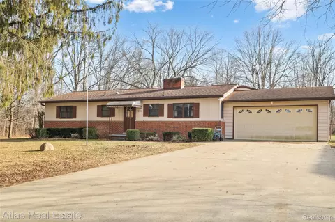 4386 Bennett Dr, Burton, MI 48519