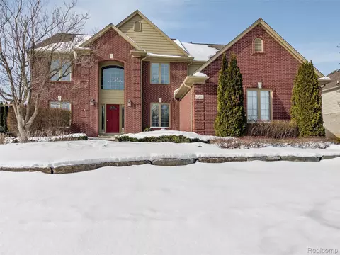 55453 Macintosh Ct, Shelby Township, MI 48316