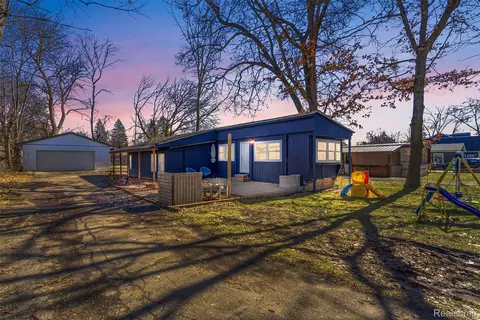 2687 Brad Pl, Brighton, MI 48114