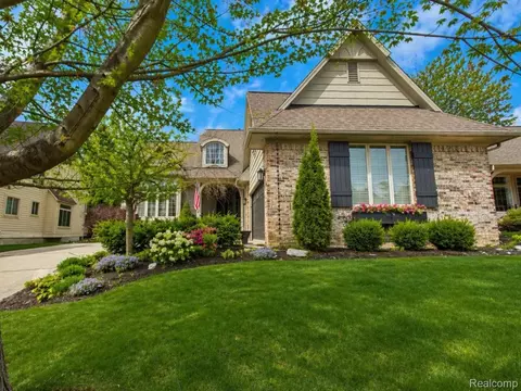4592 Leblanc Ct, Genoa, MI 48116
