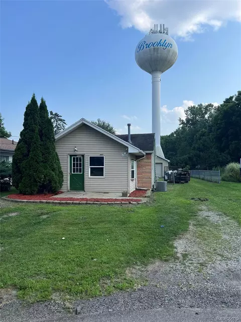 115 Jackson St, Brooklyn, MI 49230