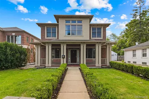 1520 Pierce St, Birmingham, MI 48009