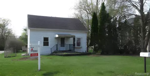 18841 Lathers St, Livonia, MI 48152