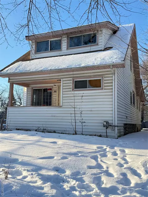 915 E 8th St, Flint, MI 48503
