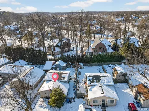 1324 Hendricks Way, Waterford, MI 48328