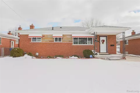 28646 Aline Dr, Warren, MI 48093