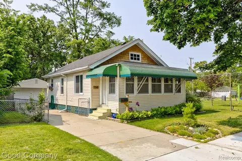 720 E Granet Ave, Hazel Park, MI 48030