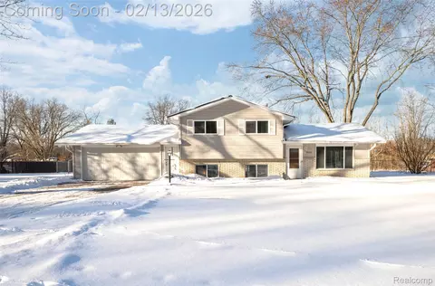 9643 Andersonville Rd, Springfield, MI 48346