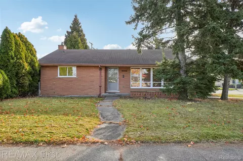 22400 Kelly Rd, Eastpointe, MI 48021