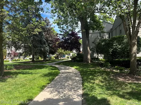 Exterior - 1675 Graefield Rd, Birmingham, MI 48009 photo 3 of 3