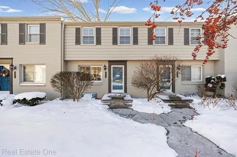 1675 Graefield Rd, Birmingham, MI 48009