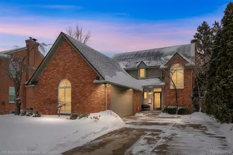 346 Mckinley Ave, Grosse Pointe Farms, MI 48236
