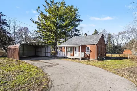 3401 N Center Rd, Flint, MI 48506