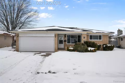 37136 Tricia Dr, Sterling Heights, MI 48310