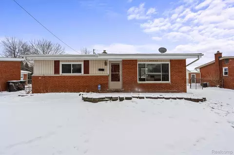 25615 Wohlfeil St, Taylor, MI 48180