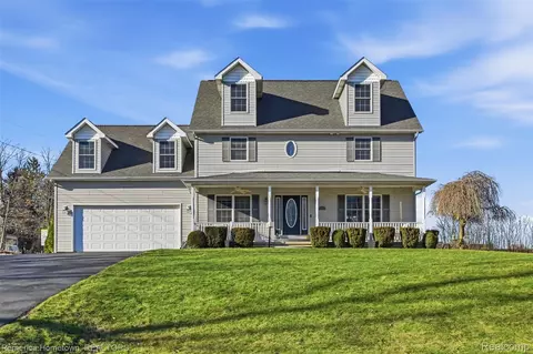 7755 Macedonia Ln, Northville, MI 48168
