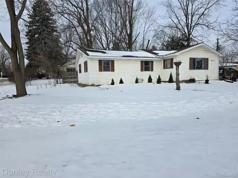 2998 Ayre St, Marlette, MI 48453