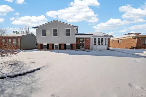 14544 Suffield Ln, Sterling Heights, MI 48312