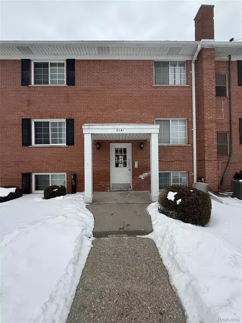8141 Denwood Dr, Sterling Heights, MI 48312