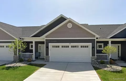 107 Crescent Ave, Linden, MI 48451