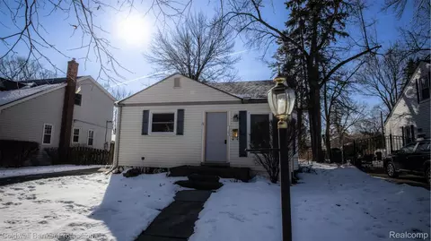1207 E Butternut Ave, Royal Oak, MI 48073