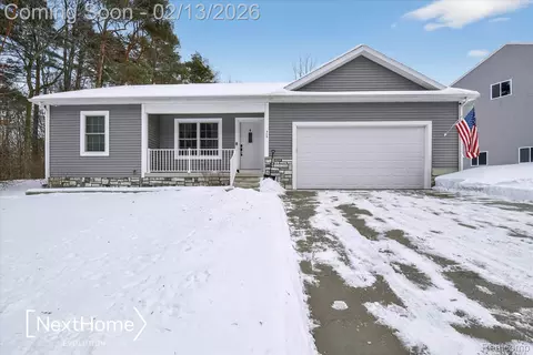 715 Glen Oak Dr, Manchester, MI 48158