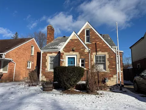 1528 Roslyn Rd, Grosse Pointe Woods, MI 48236