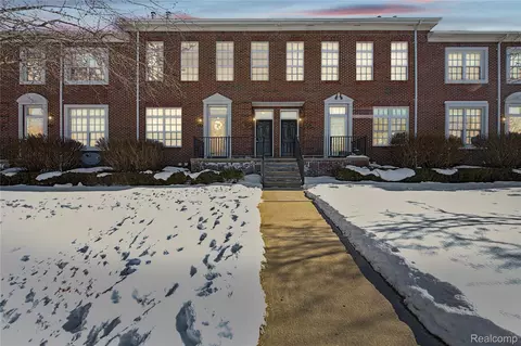 43039 Strand Dr, Sterling Heights, MI 48313