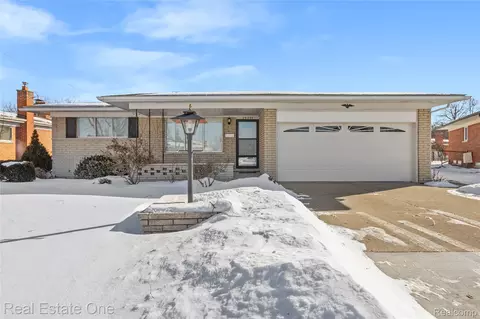 26354 Joe Dr, Warren, MI 48091