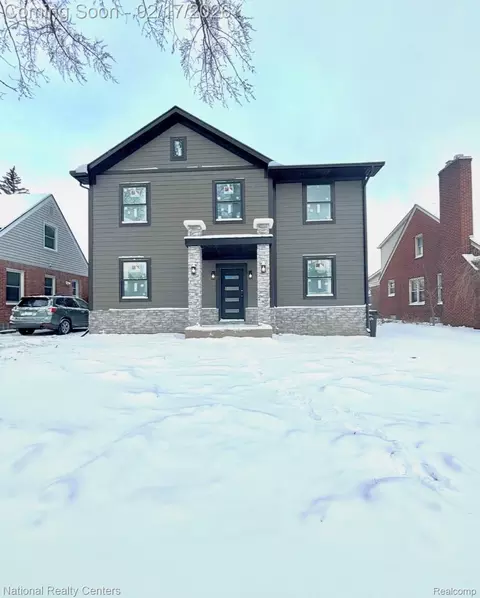 10024 Borgman Ave, Huntington Woods, MI 48070