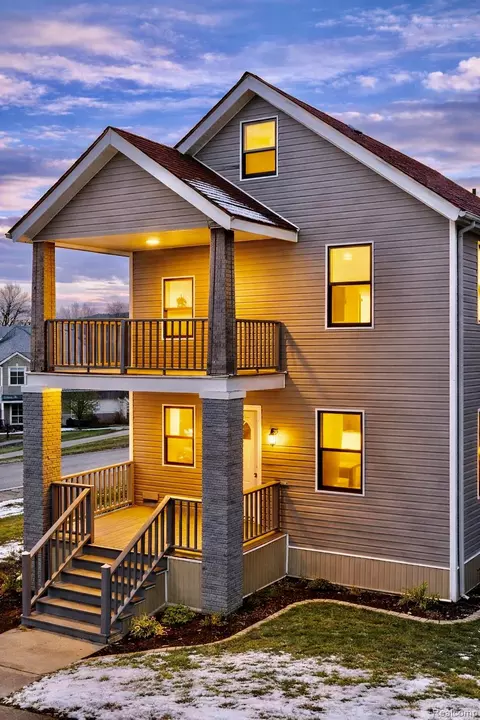 13500 Fenelon St, Hamtramck, MI 48212