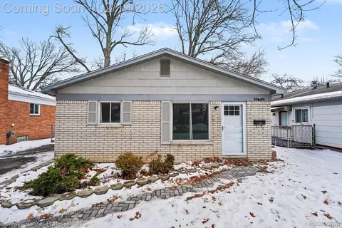 31680 Birchwood St, Westland, MI 48186