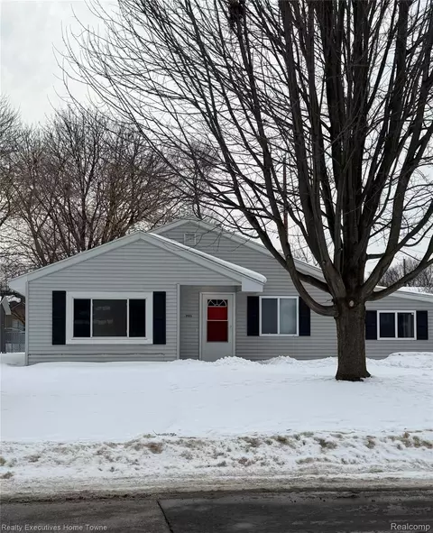 2525 19th Ave, Port Huron, MI 48060