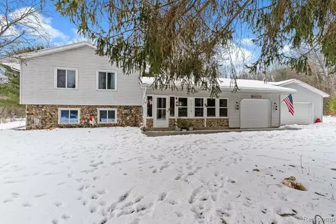 6318 Rynn Rd, North Street, MI 48049