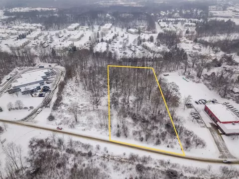 000 Victory Dr, Genoa, MI 48843