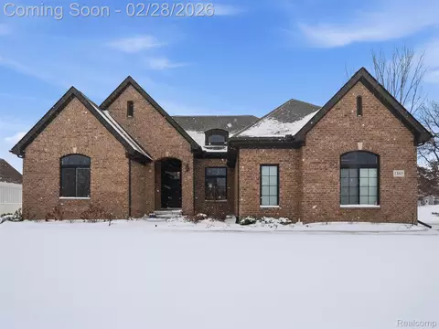 1865 Sandy Shores Dr, Oxford, MI 48371