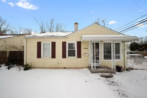 1706 E Pearl Ave, Hazel Park, MI 48030