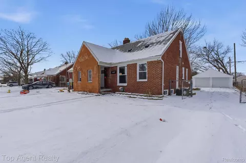 23089 Brittany Ave, Eastpointe, MI 48021