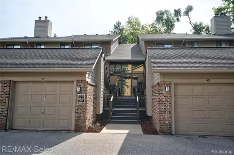 11839 Sycamore Dr, Plymouth, MI 48170