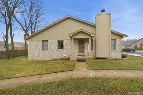 41781 King Edward Ct, Clinton Township, MI 48038