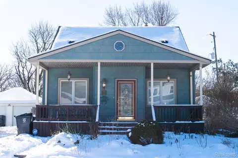 825 Frank St, Flint, MI 48504