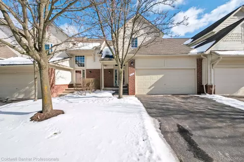 38178 Saratoga Cir, Farmington Hills, MI 48331