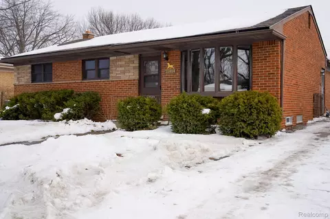 26608 Marilyn Ave, Warren, MI 48089