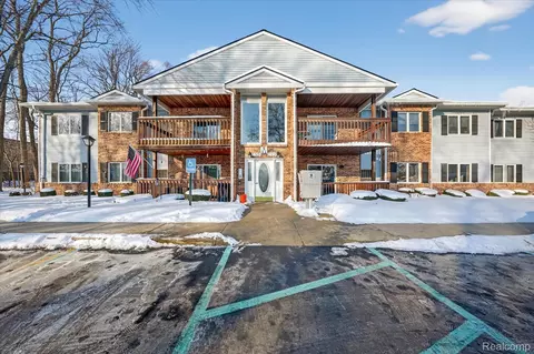 1459 Shoemaker Dr, Westland, MI 48185