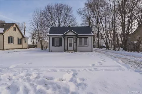 804 Emerson Ave, Pontiac, MI 48340