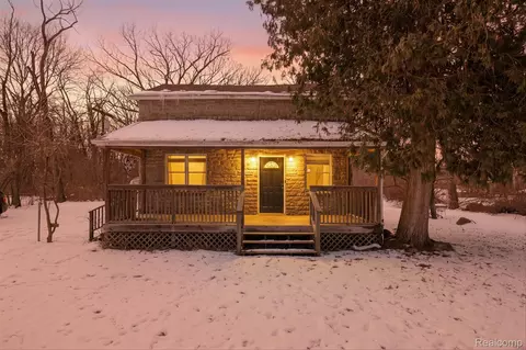 13574 Fairview Ct, Van Buren, MI 48111