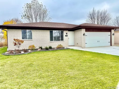 709 Foothill Dr, Canton, MI 48188