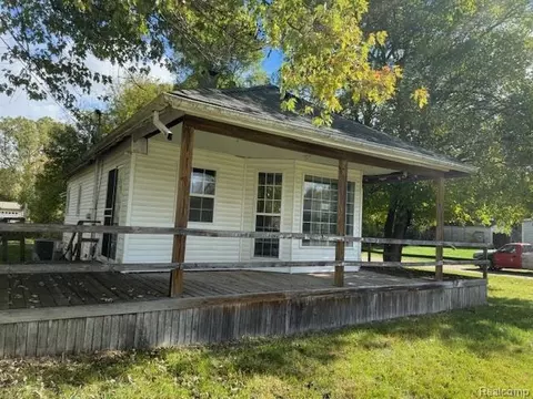 1207 Kettering St, Burton, MI 48509