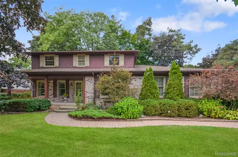 53645 Lambeth Ct, Shelby Township, MI 48316