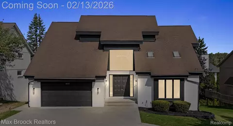4117 Marlwood Dr, West Bloomfield, MI 48323